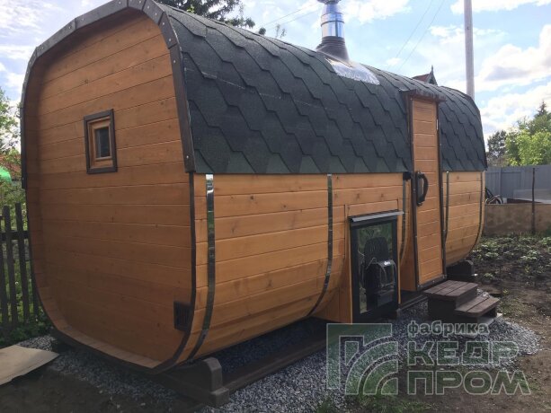 КедрПром - баня-бочка из кедра квадратная длиной 4 метра с входом сбоку