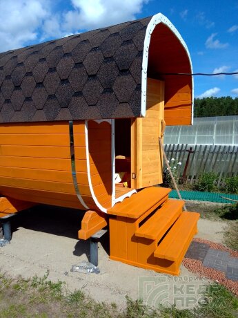 КедрПром - баня-бочка из кедра квадратная длиной 4,5 метра с козырьком