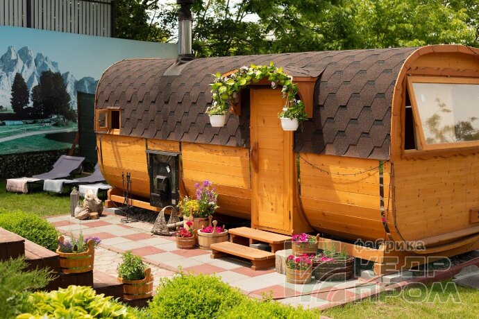 КедрПром - баня-бочка из кедра квадратная длиной 4,5 метра с входом сбоку