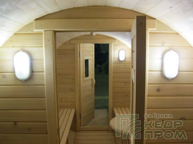 КедрПром - баня-бочка из кедра длиной 3,5 метра с крыльцом