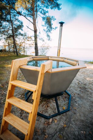 МАТЕА (4-6 персон) - банный чан с внешней печью из лиственницы